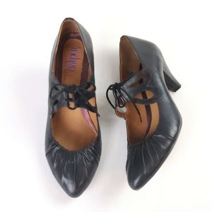 Indigo by Clarks black leather mary jane heels 9.5